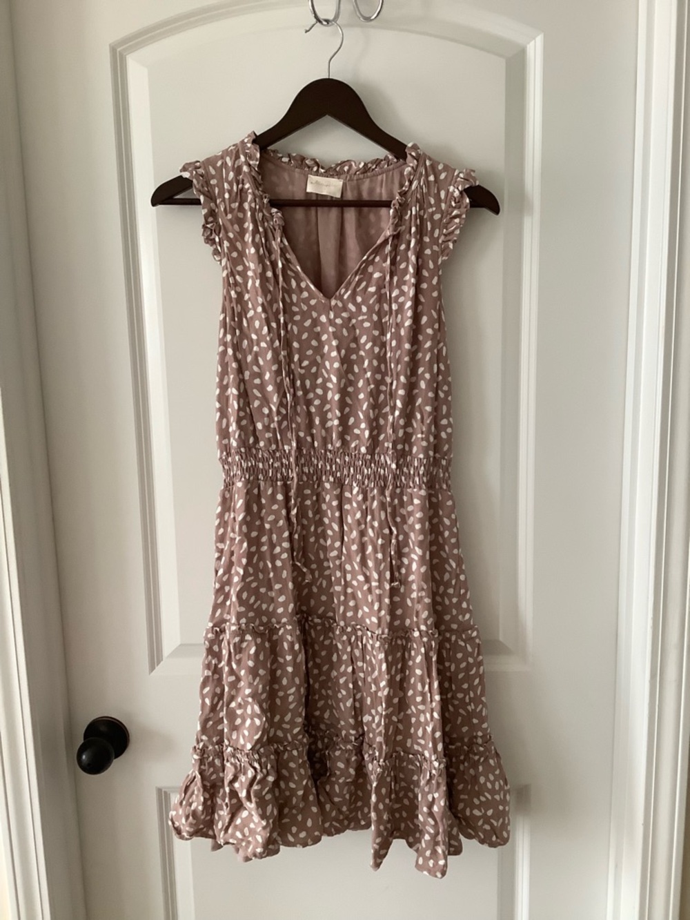 Sleeveless V-Neck Tiered Midi Dress in Dusty Rose Print